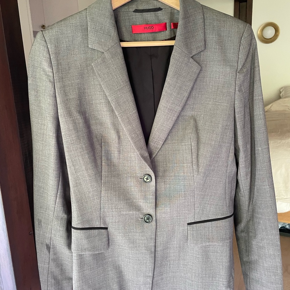 Grey with black detail Hugo Boss Blazer size 8
